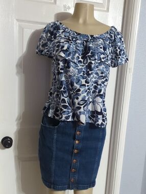LOFT Blue and White Floral Off-Shoulder Ruffle Top Pit To Pit 22 Inch